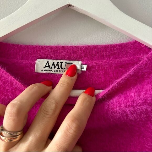 Amur Juliana Cut Out Knit Top - Picture 4 of 7